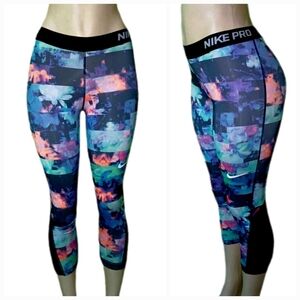 Nike Pro | Multicolor Abstract Leggings